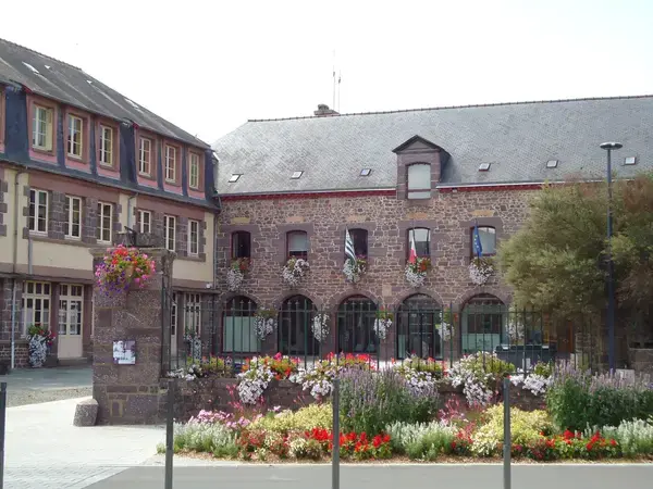 Abri Piscine Prix Installateur abri de piscine Montfort-sur-Meu